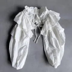 papier フリル付きホワイトシャツのサムネイル
