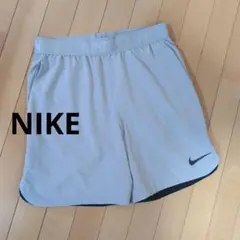 ナイキ　NIKE　ランニングショートパンツ　Lサイズ　ライトグレー