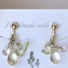 ペリドットとガラスのしずくピアス／イヤリング グリーン×ピンク 春　揺れる　華奢