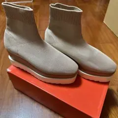 ⭐︎SALE⭐︎ソールニットブーツ　Sサイズ　厚底　ベージュ AMAILのサムネイル