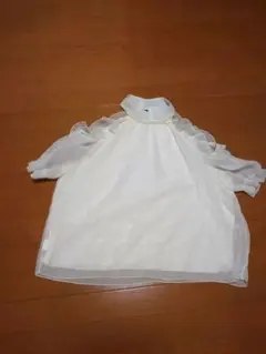 SHEINフェイクパール オープンショルダー シフォンブラウス