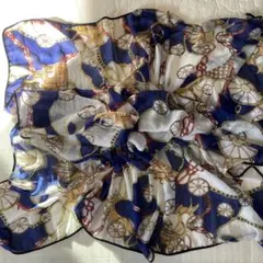 ネイビーと薄ベージュのシフォン スカーフ　大判　130cm正方形