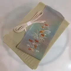 値下げ‼️保管品❣️萌葱色の帯揚げ＆秋の花柄刺繍の半襟＆クリーム色帯締め3点
