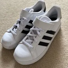 adidas ホワイト ブラック スニーカー21cm