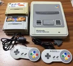 Nintendo スーパーファミコン 本体 コントローラー2個 +ソフトセット