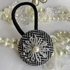 31 刺繍 ヘアゴム ギザギザ くるみボタン ハンドメイド 38mm使用