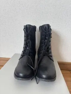 編み上げブーツ