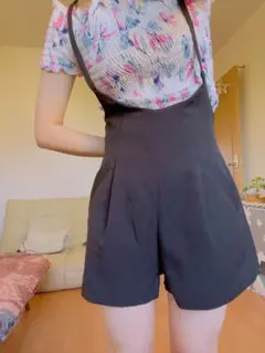 セシルマクビー　ブラック　サス付きショートパンツ