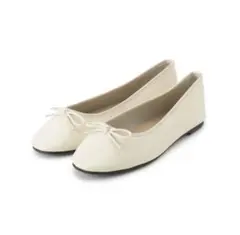 フラットシューズ　ベージュ　アイボリー