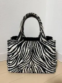 2025年最新】プラダ カナパ ゼブラの人気アイテム - メルカリ