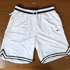 【極美品】NIKE バスケットパンツ XL 白黒 ストリートのサムネイル