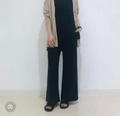 ユニクロ　UNIQLO ブラック ストレートパンツ　ワイドパンツ 黒 S