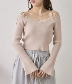 chico 素でフレアフリルレースVニット