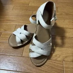 Clarks レディース サンダル ホワイト　23.5のサムネイル