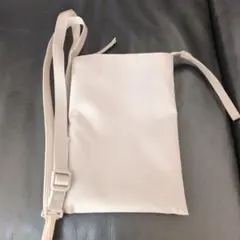 ベージュ ショルダーバッグ ポーチ型