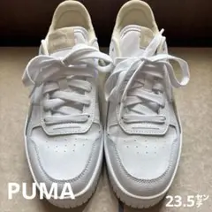 PUMA ホワイト ベージュ 厚底スニーカー　23.5cmのサムネイル