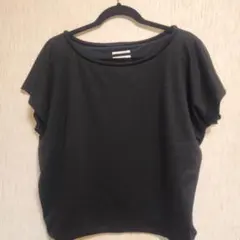 GREED INTERNATIONAL ブラックオフショルダーTシャツのサムネイル