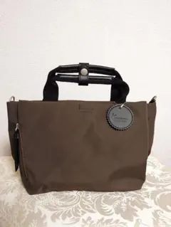 カナナ　2ウェイトートバッグ　カーキ色