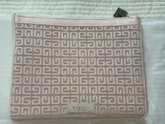 【新品未使用】GIVENCHY ジバンシイ ノベルティ　ポーチ　ベビーピンクのサムネイル