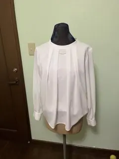 AOKI ホワイトブラウスのサムネイル