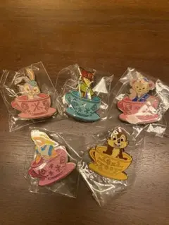 ディズニー キャラクターピン カップケーキ - メルカリ