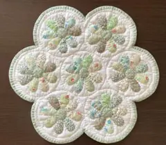 パッチワーク　花のタペストリーのサムネイル