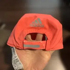 adidas蛍光　オレンジ　ピンク メッシュパネル スポーツキャップ