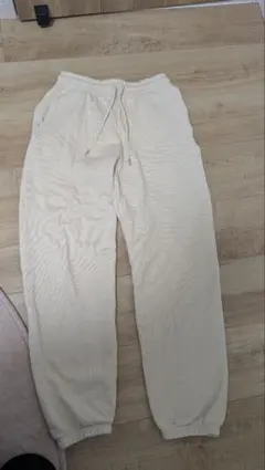 ユニクロクリーム色 ジョガーパンツ Sサイズ
