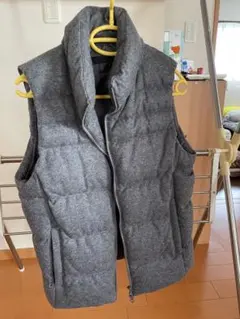 ユニクロ　ダウンベスト　グレー