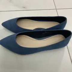 未使用に近い極美品　ダークブルー ポインテッドトゥ パンプス
