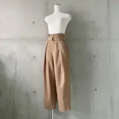 美品スピックアンドスパンSpick&Spanハイウエストタックテーパードパンツ