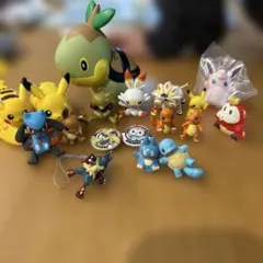 ポケモンフィギュアセット缶バッチ貯金箱　18個セット