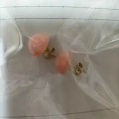 オレンジ樹脂スタッドピアス