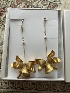 ANNAN WEDDING⭐︎フラワーイヤリング　ゴールド