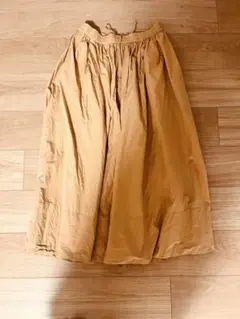 大きめ？　グリーンレーベル　ベージュロングスカート