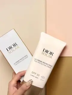 Dior SPF50 日焼け止めのサムネイル