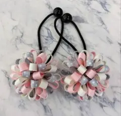 【セール】ポンポンリボン　ツイン　ヘアゴム　ハンドメイド　グレー×ピンク