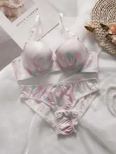 ♡新品♡レディース【ブラジャーショーツセット】 ピンク水色 サテン　ランジェリー