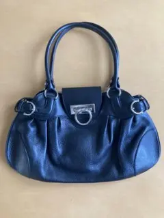 サルヴァトーレフェラガモ　ガンチーニ　ハンドバッグ シボ革　黒