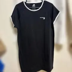 new balanceブラックロングTシャツのサムネイル