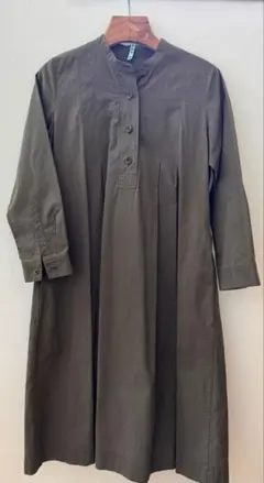 マーガレットハウエル　ノーカラーワンピース