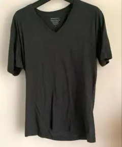 ⭐️バナナリパブリック　VネックTシャツ　酷暑の夏にいかが？