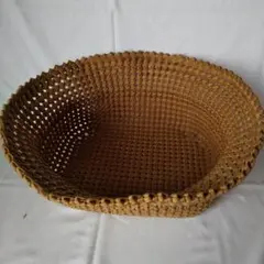 天然素材の楕円形バスケット