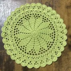 お値下げ中！お花のドイリー　黄緑　レース編み　ハンドメイド
