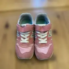 New Balance ピンク スニーカー