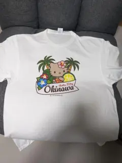 日焼けキティTシャツ　沖縄限定　サンリオ　ご当地キティのサムネイル