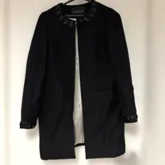 Ray Beams黒 襟元ビジューノーカラーコート