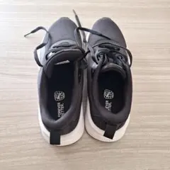 ブラックスニーカー PUMA