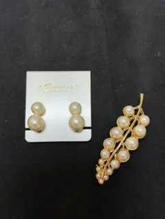 パール調 イヤリング　ブローチ セット 上品 ゴールドカラー　保存袋つき