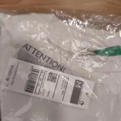 ベネトン　タグ付き　ニット　白　薄手